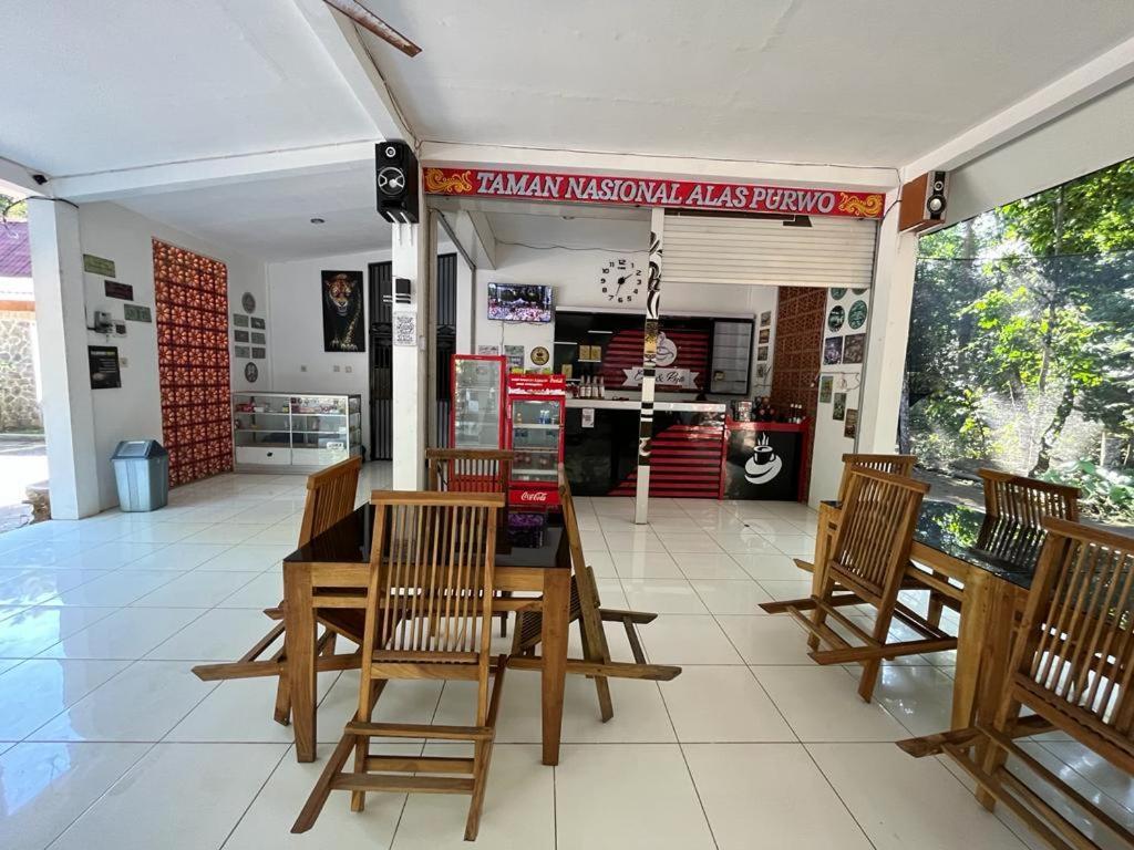 Capital O 92612 Penginapan D'Alas Purwo & Beachnearpadang Savana Sadengan Баньювангі Екстер'єр фото