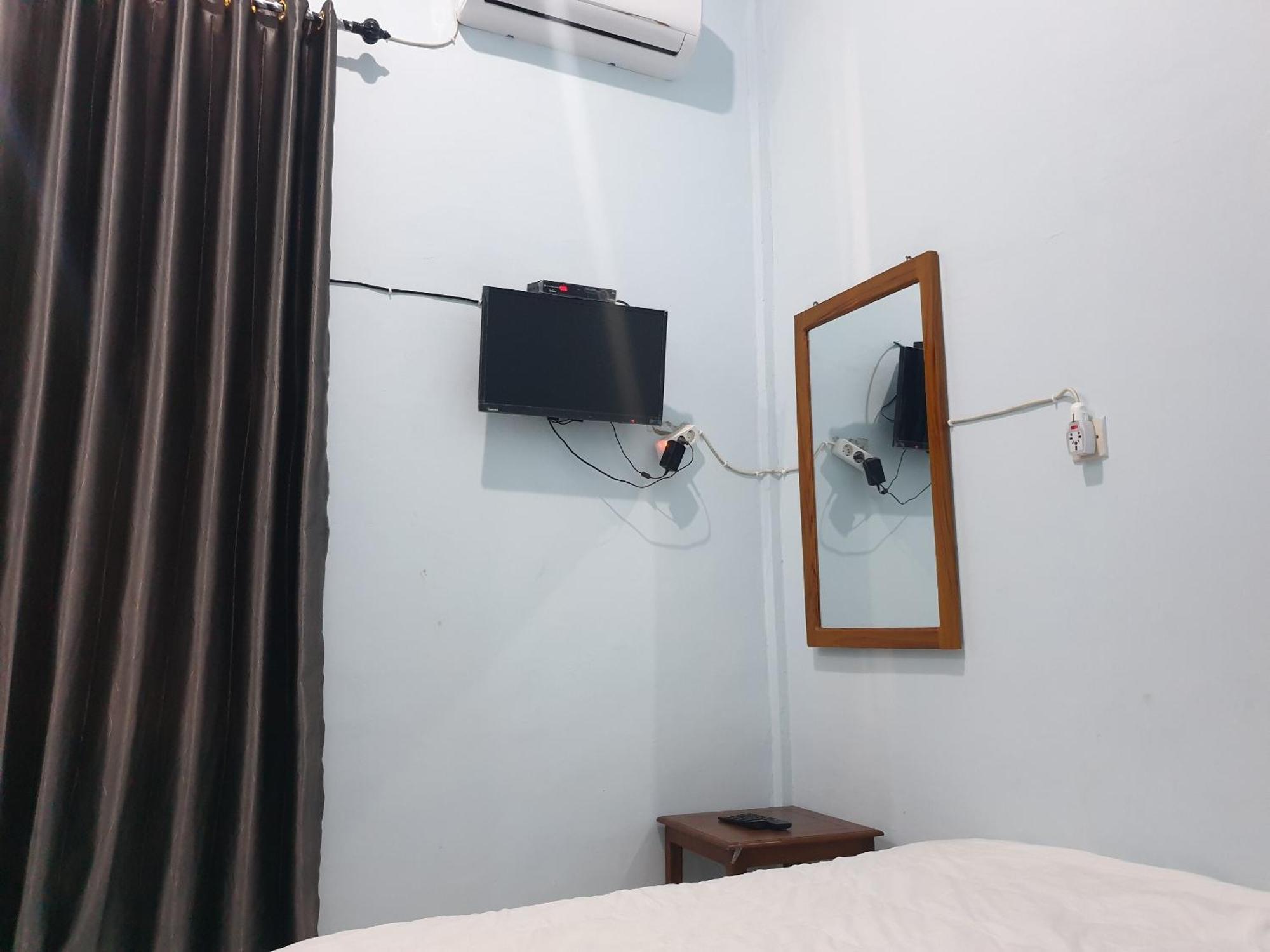 Capital O 92612 Penginapan D'Alas Purwo & Beachnearpadang Savana Sadengan Баньювангі Екстер'єр фото