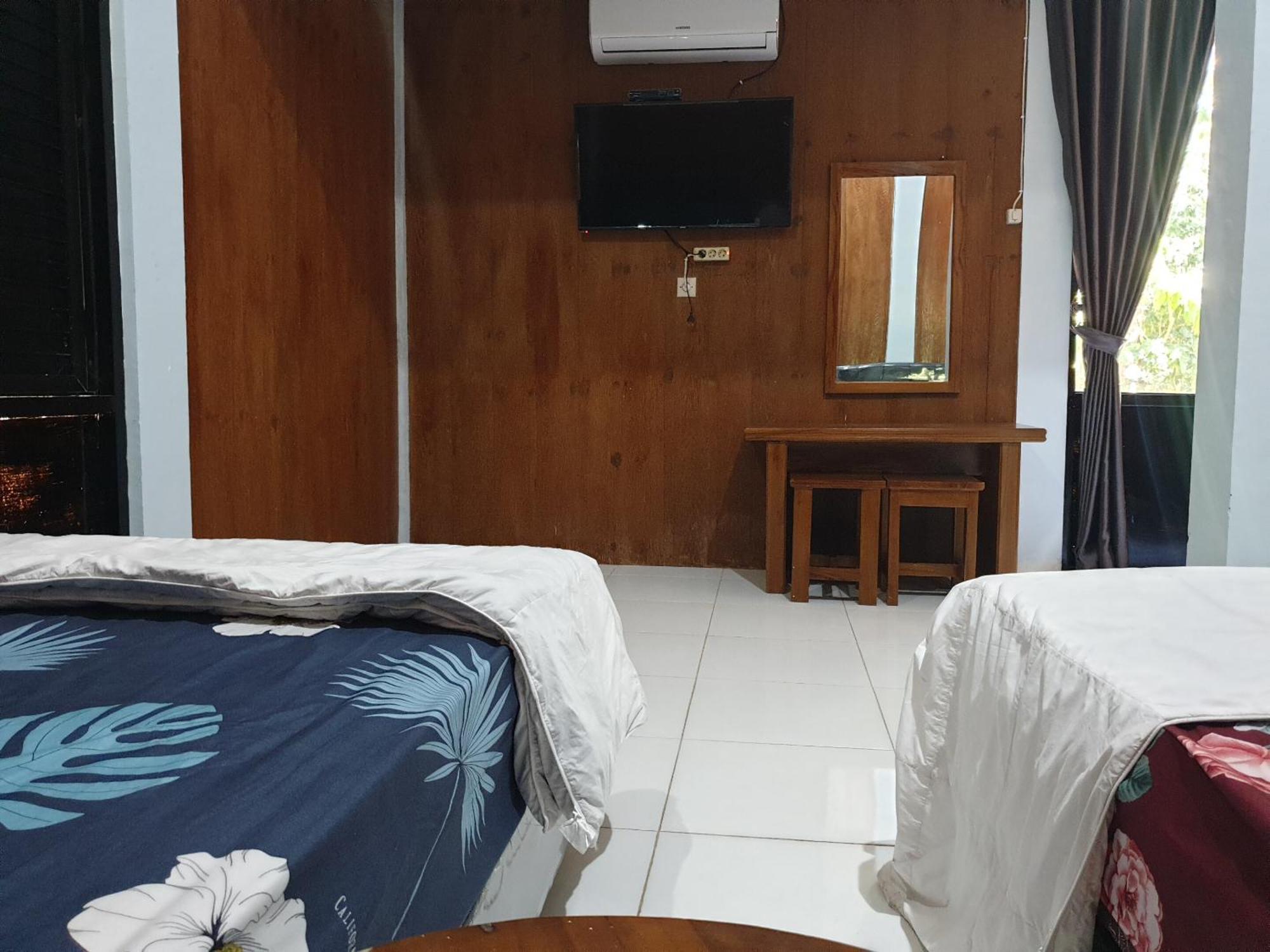 Capital O 92612 Penginapan D'Alas Purwo & Beachnearpadang Savana Sadengan Баньювангі Екстер'єр фото