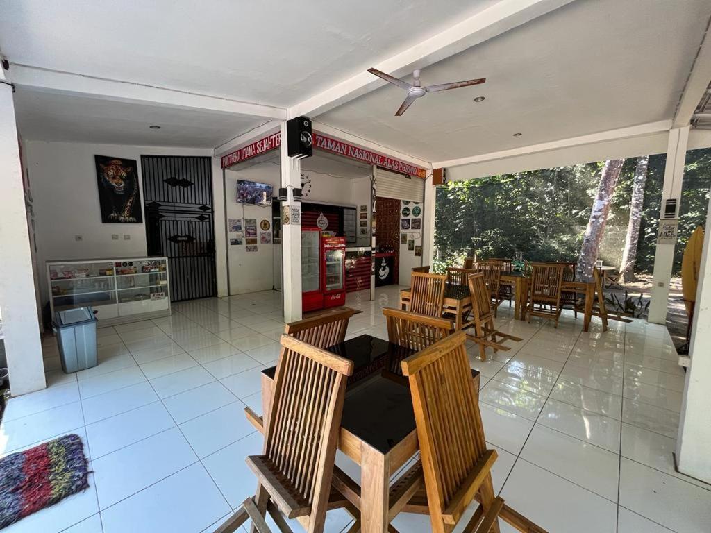 Capital O 92612 Penginapan D'Alas Purwo & Beachnearpadang Savana Sadengan Баньювангі Екстер'єр фото
