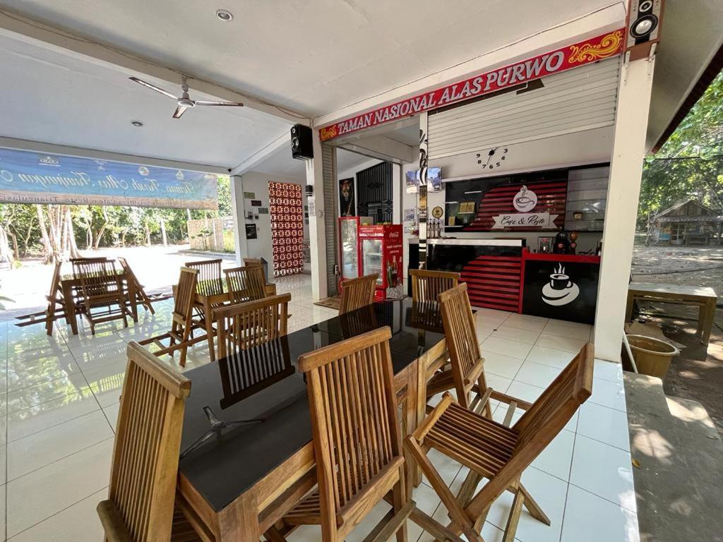 Capital O 92612 Penginapan D'Alas Purwo & Beachnearpadang Savana Sadengan Баньювангі Екстер'єр фото