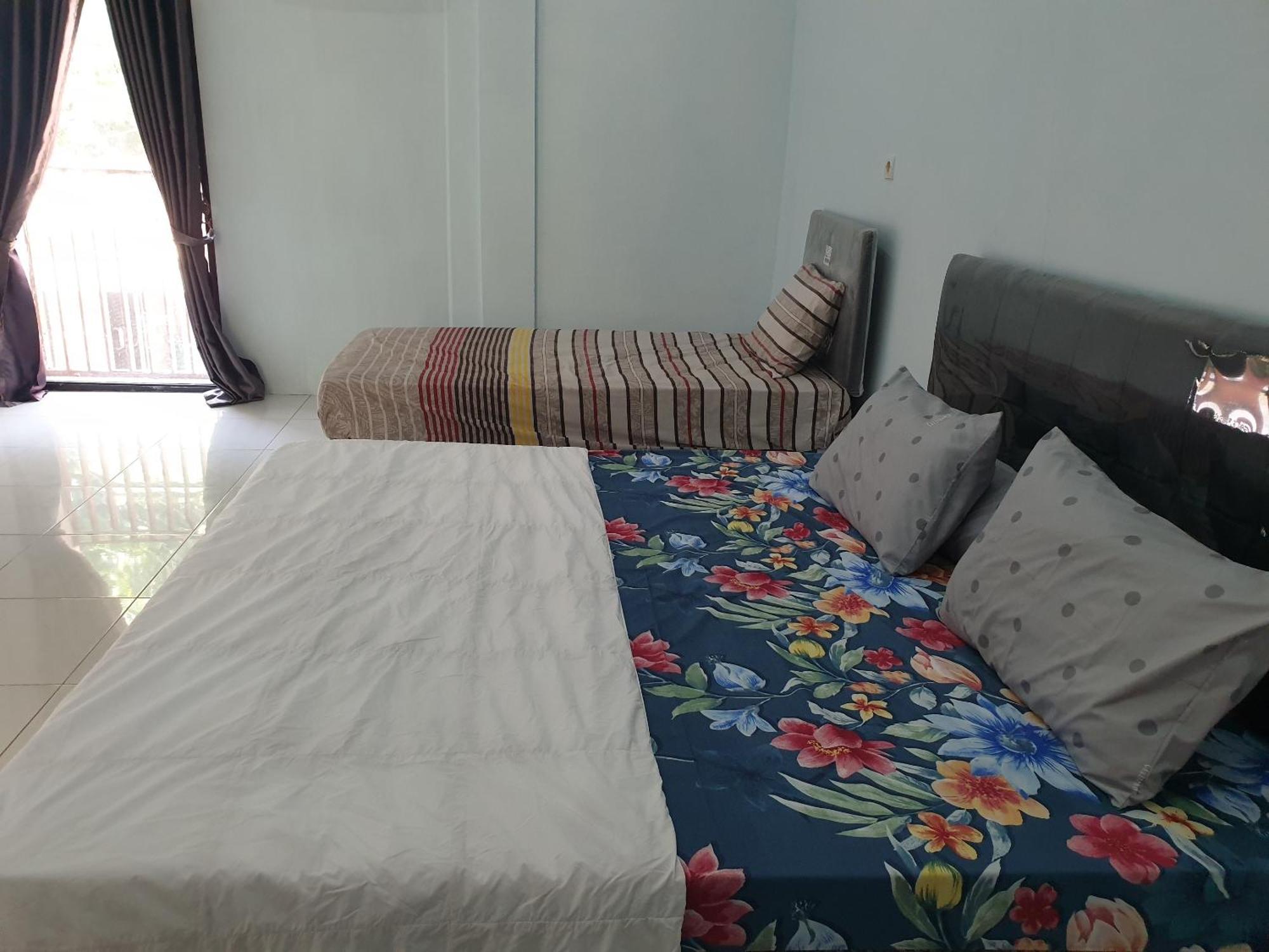 Capital O 92612 Penginapan D'Alas Purwo & Beachnearpadang Savana Sadengan Баньювангі Екстер'єр фото