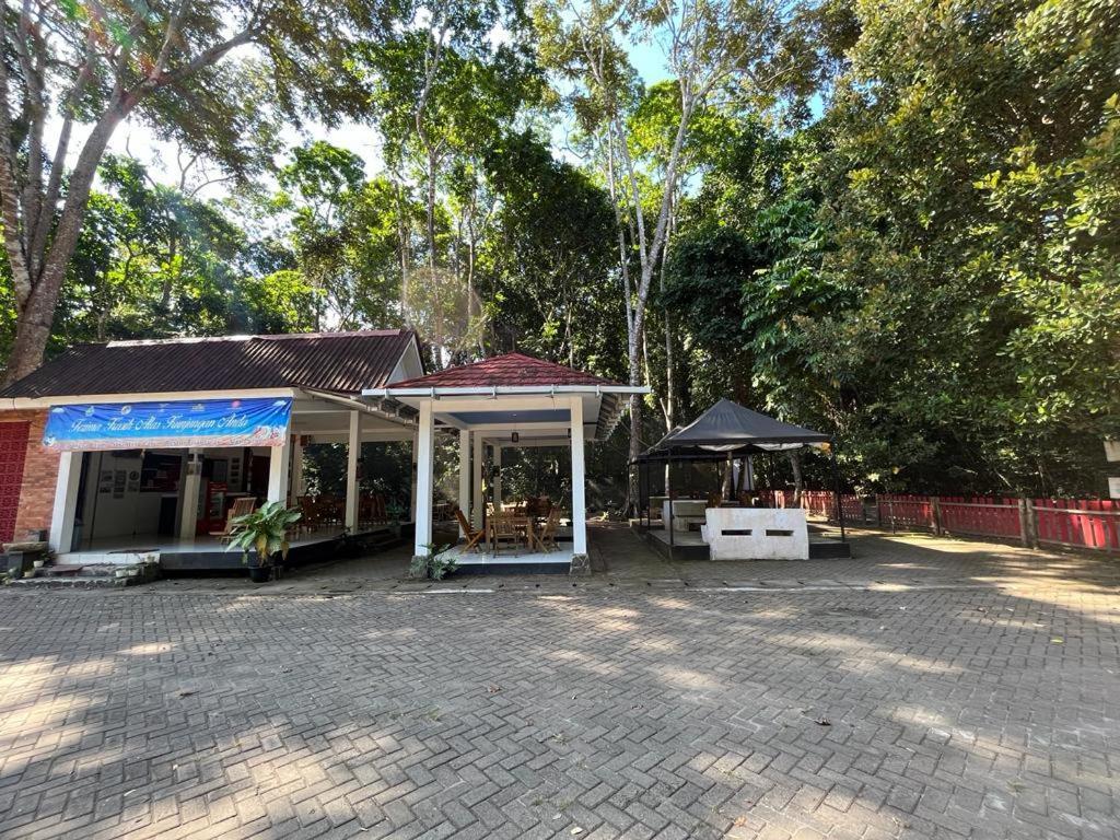 Capital O 92612 Penginapan D'Alas Purwo & Beachnearpadang Savana Sadengan Баньювангі Екстер'єр фото